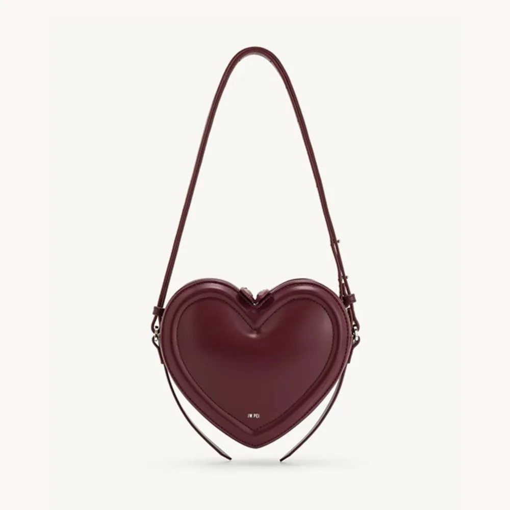 2026 New Fashion Heart-shaped Niche Design Sweet Cool Heart Bag Single Shoulder Crossbody For Women сумка через плечо Sac Femme
2026 New Fashion Heart-shaped Niche Design Sweet Cool Heart Bag Single Shoulder Crossbody For Women сумка через плечо Sac Femme