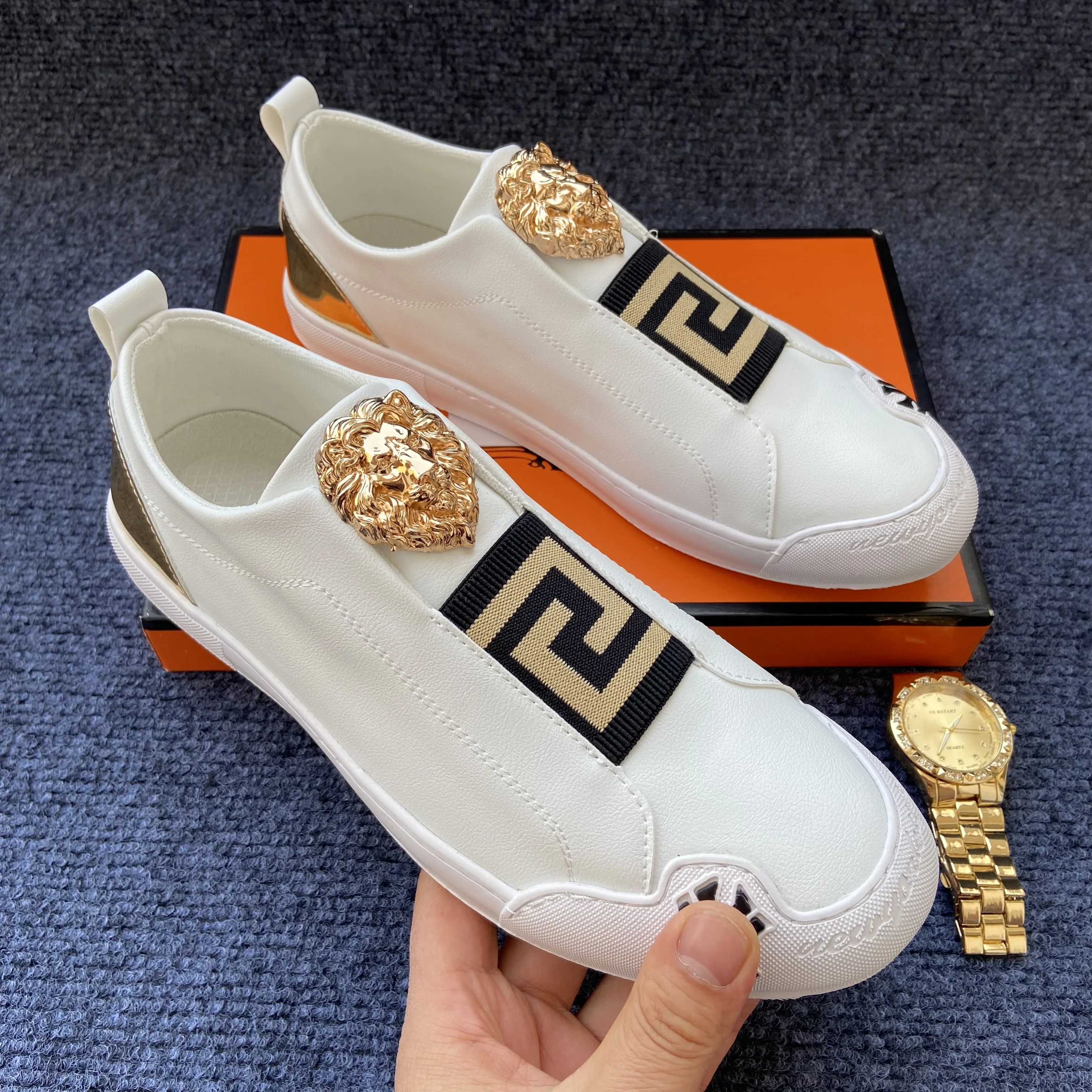 оригинальная брендовая обувь с головой льва, повседневная обувь для мужчин, роскошные лоферы, дизайнерская обувь, повседневные мужские кроссовки на плоской подошве, черные, белые
оригинальная брендовая обувь с головой льва, повседневная обувь для мужчин, роскошные лоферы, дизайнерская обувь, повседневные мужские кроссовки на плоской подошве, черные, белые