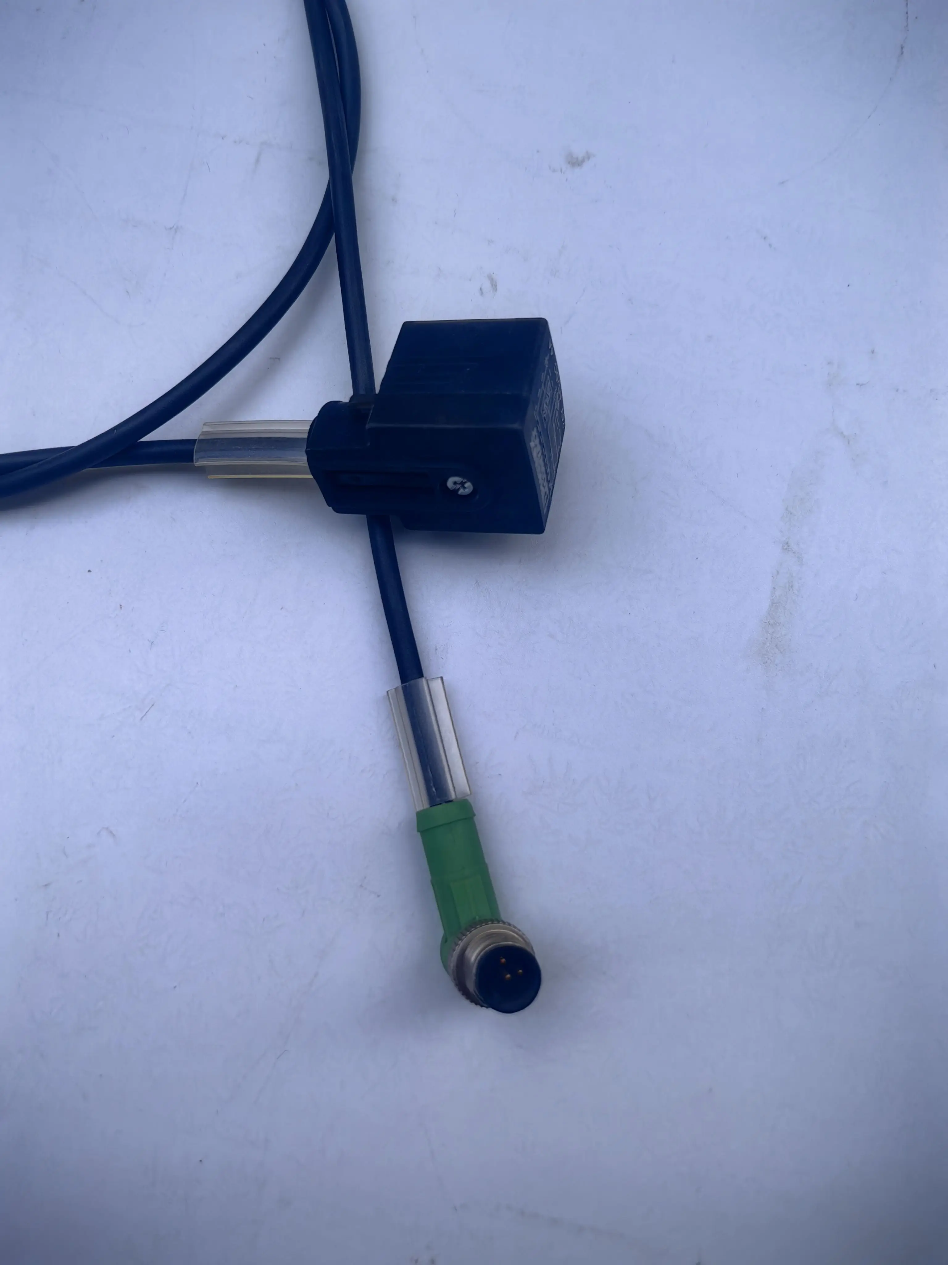 XCMG crane accessories medium and large tonnage super tonnage solenoid valve waterproof plug cable
XCMG crane accessories medium and large tonnage super tonnage solenoid valve waterproof plug cable