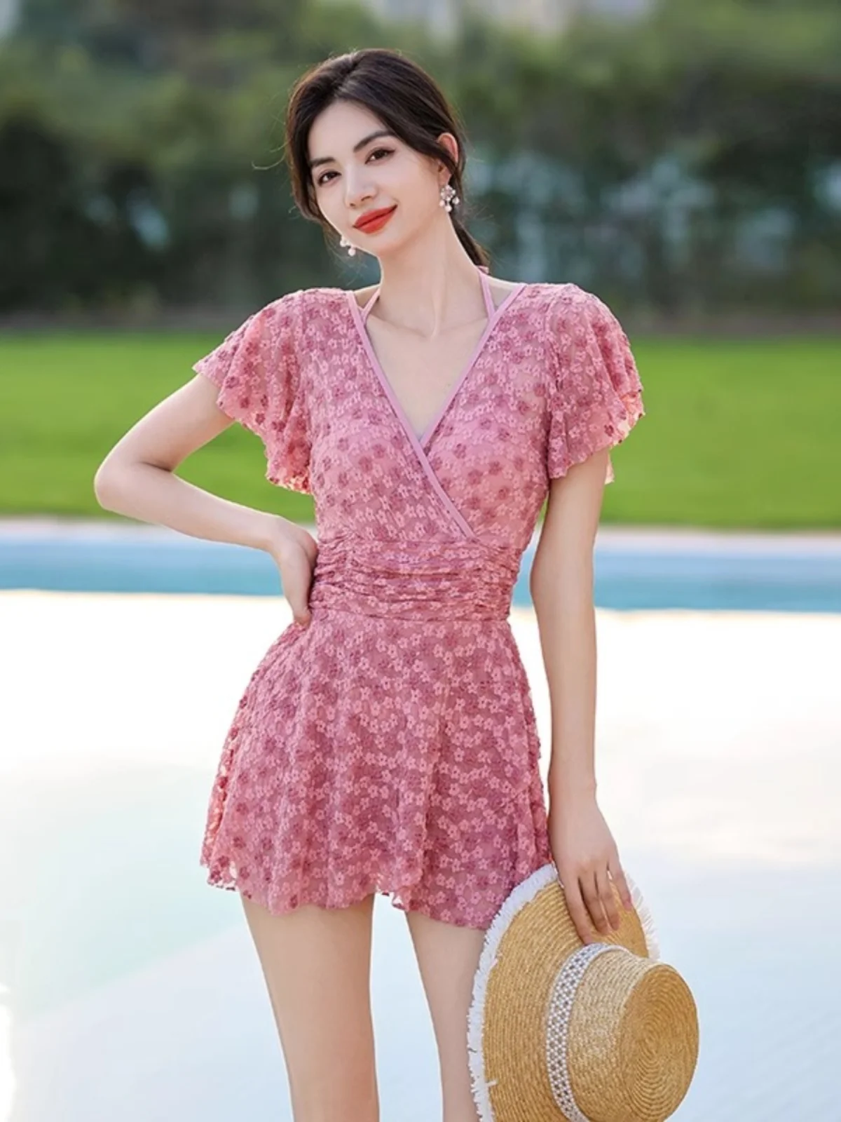 Купальник для полных девушек с V-образным вырезом, корректирующий фигуру, в стиле Dopaamine, для термальных источников, с коротким рукавом, повседневный
Купальник для полных девушек с V-образным вырезом, корректирующий фигуру, в стиле Dopaamine, для термальных источников, с коротким рукавом, повседневный