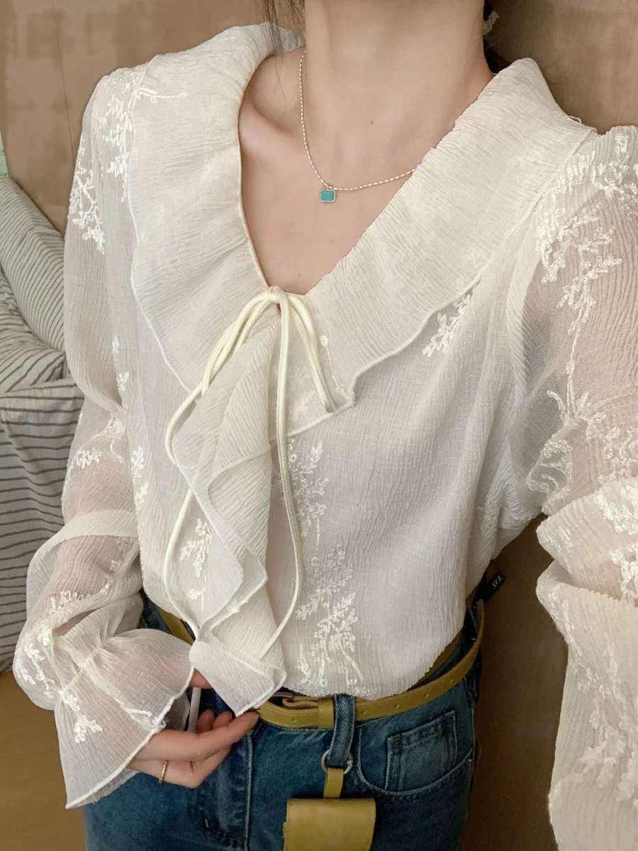 Ele Korean Sle V-Ne Long Sve Chiffon Blouse Women's Spring New Faion Lace Trim irt Ladylike Gentlewoman Top
Ele Korean Sle V-Ne Long Sve Chiffon Blouse Women's Spring New Faion Lace Trim irt Ladylike Gentlewoman Top