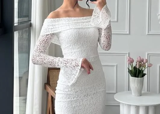 Womens Dresses 2025 Spring Autumn New Fashion Lace Patchwork Temperament Elegant Off Shoulder Long Sleeved Slim Long Dress
Womens Dresses 2025 Spring Autumn New Fashion Lace Patchwork Temperament Elegant Off Shoulder Long Sleeved Slim Long Dress