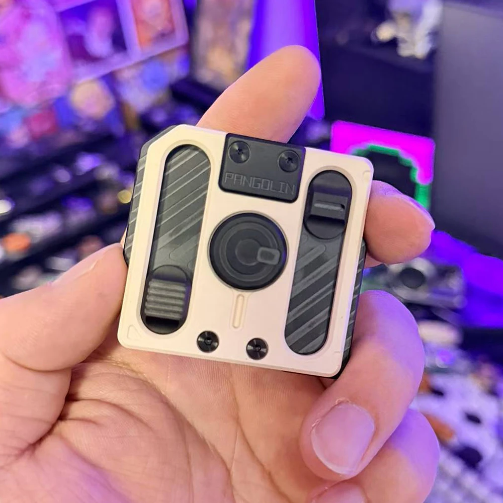 Pangolin Studio Y2k Disk Fidget Slider PEEK Fidget Spinner Stress Relief Toy Fidget Toys Adults Composite Toys
Pangolin Studio Y2k Disk Fidget Slider PEEK Fidget Spinner Stress Relief Toy Fidget Toys Adults Composite Toys