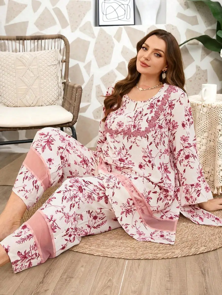 Floral Print Patchwork Semi-Sheer Mesh Flare Sleeve Plus Size Women Pajama Set
Floral Print Patchwork Semi-Sheer Mesh Flare Sleeve Plus Size Women Pajama Set