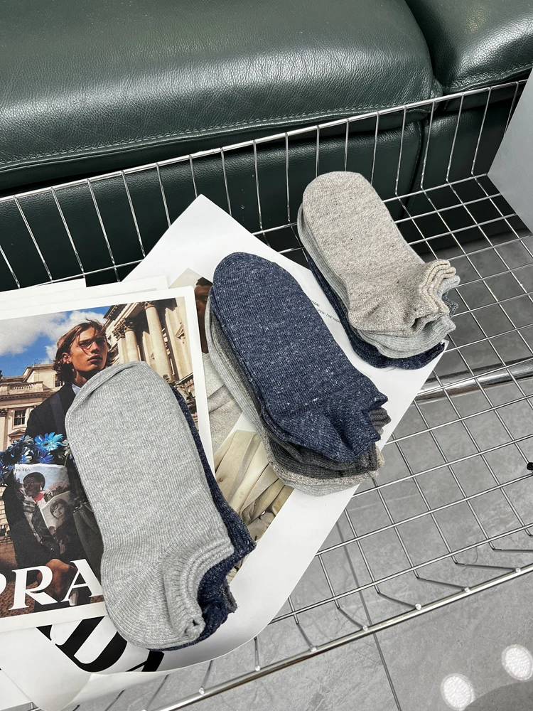 Soft Comfortable Breathable Knitted Casual Business Anti-Odor Socks Four Colors in a Set Men's Short Boat Socks Trendy
Soft Comfortable Breathable Knitted Casual Business Anti-Odor Socks Four Colors in a Set Men's Short Boat Socks Trendy