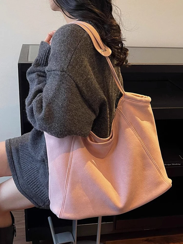 Simple Solid Color Large Capacity Women Tote Bags Trend Retro Faux Suede One Shoulder Bag Daily Casual Commuting Female Handbags
Simple Solid Color Large Capacity Women Tote Bags Trend Retro Faux Suede One Shoulder Bag Daily Casual Commuting Female Handbags