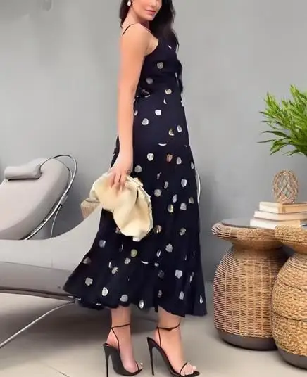 Dress 2025 Summer Latest Hot Selling Summer New Women Fashion Casual Solid Color Printed Sleeveless V-Neck Bareback Strap Dress
Dress 2025 Summer Latest Hot Selling Summer New Women Fashion Casual Solid Color Printed Sleeveless V-Neck Bareback Strap Dress