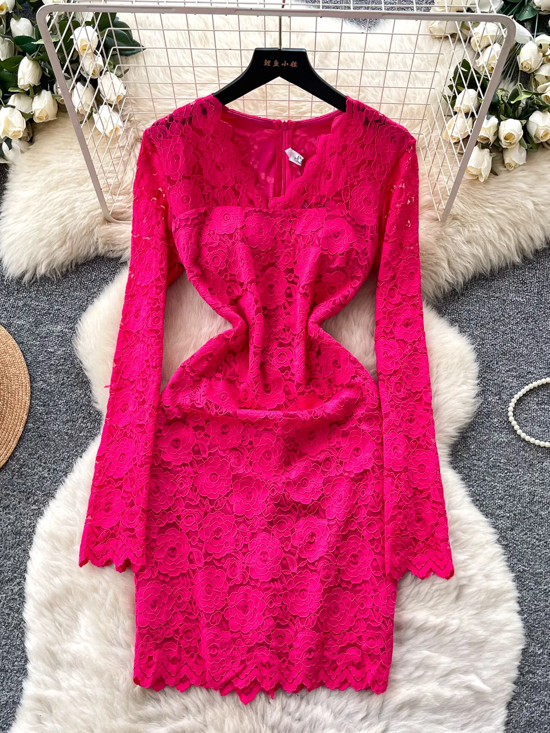 New Women Lace Dress V-Neck Hollow Out Long Sleeve Slim A-Line Elegant Office Commute Outfit Flattering Party Midi Lady Dress
New Women Lace Dress V-Neck Hollow Out Long Sleeve Slim A-Line Elegant Office Commute Outfit Flattering Party Midi Lady Dress