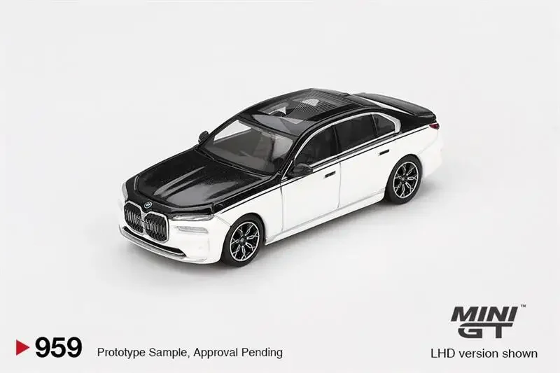 MINI GT 1:64 i7 xDrive60 Alpine White / Black Sapphire Diecast Collector's Vehicle Model Car
MINI GT 1:64 i7 xDrive60 Alpine White / Black Sapphire Diecast Collector's Vehicle Model Car