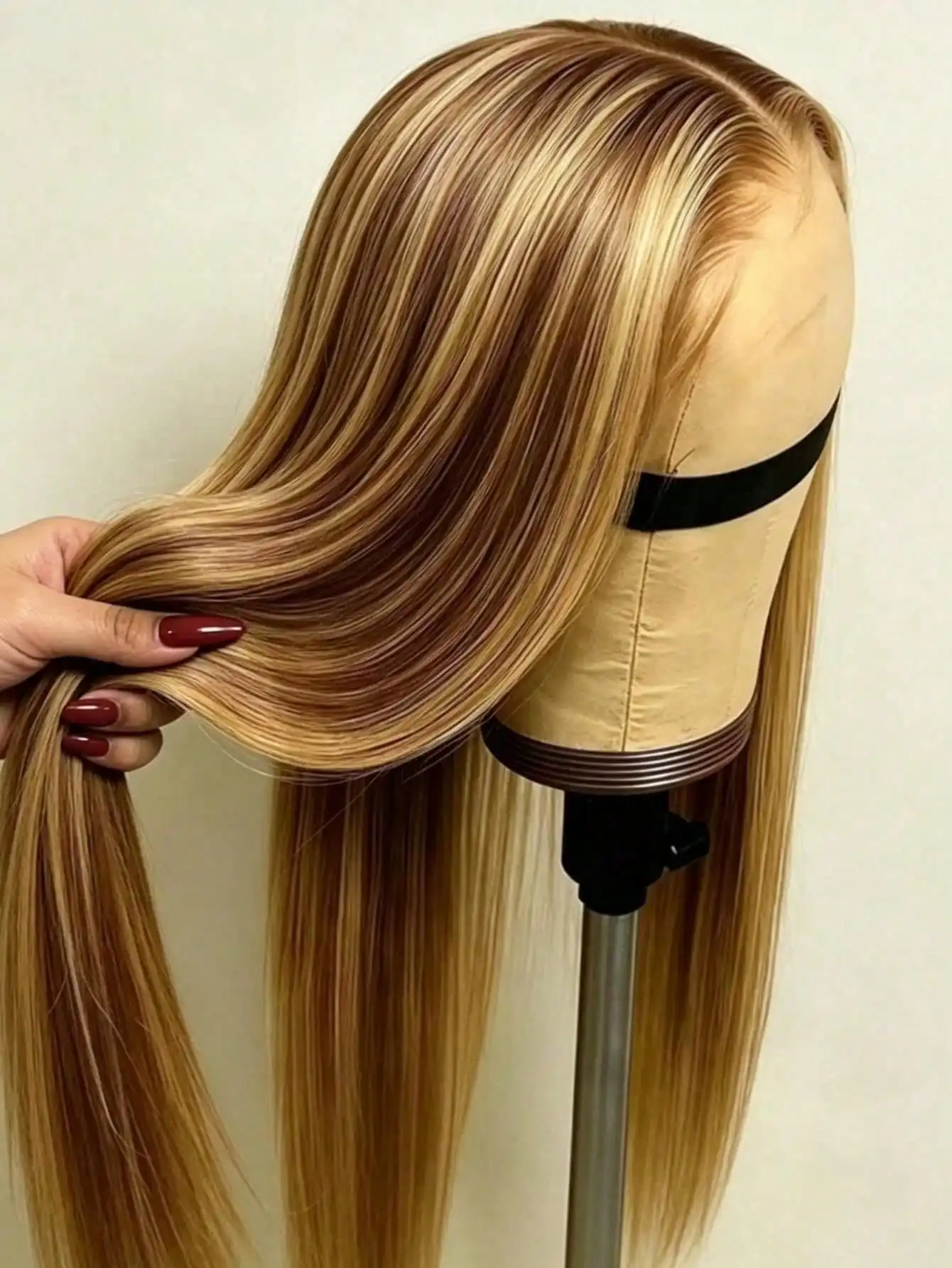 Ombre Honey Blonde Lace Front Wigs Human Hair 13x4 Straight Lace Front Wigs 200 Density Pre Plucked Glue Free Wigs for Women
Ombre Honey Blonde Lace Front Wigs Human Hair 13x4 Straight Lace Front Wigs 200 Density Pre Plucked Glue Free Wigs for Women