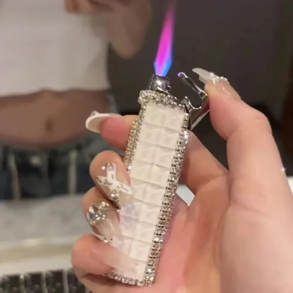 Diamond Studded Windproof Pink Flame Butane Lighter Compact Elegant Design Personalized Zinc Alloy Women's Fashion Gift
Diamond Studded Windproof Pink Flame Butane Lighter Compact Elegant Design Personalized Zinc Alloy Women's Fashion Gift