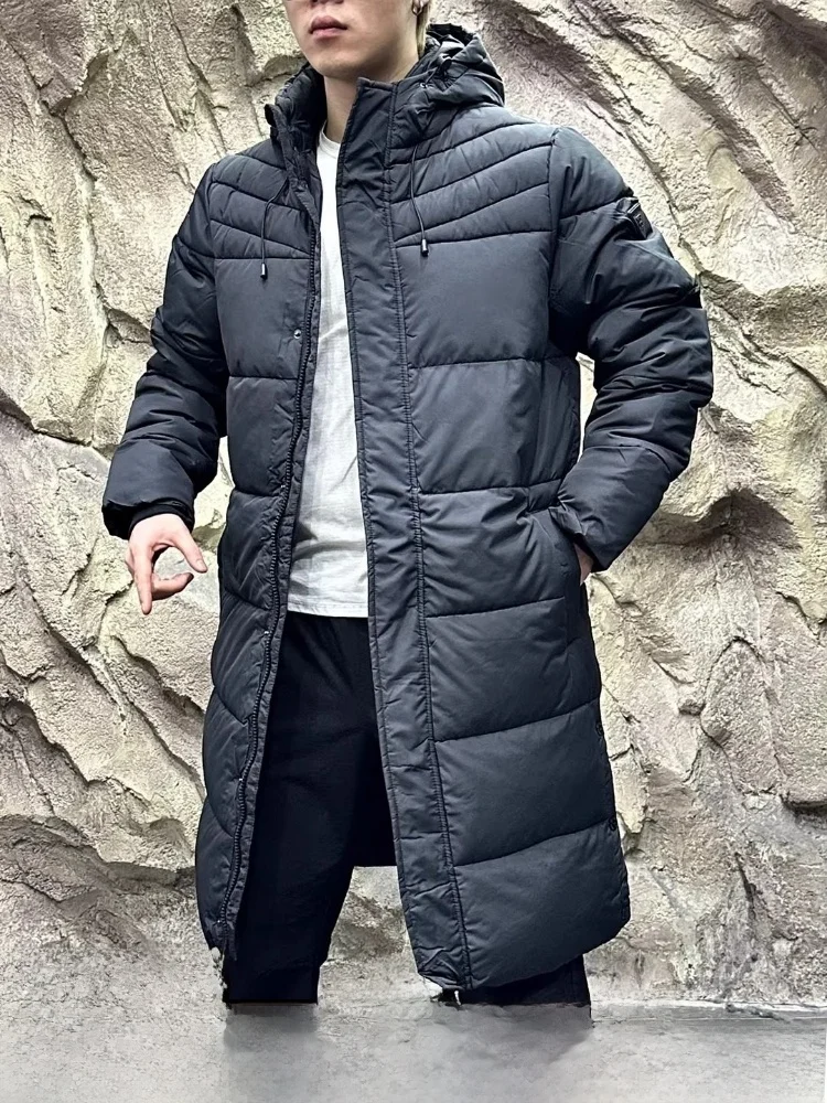 Мужская зимняя утепленная теплая хлопковая куртка с капюшоном, универсальная, повседневная, с длинными рукавами, свободного кроя, с воротником-стойкой, удлиненная, с капюшоном
Мужская зимняя утепленная теплая хлопковая куртка с капюшоном, универсальная, повседневная, с длинными рукавами, свободного кроя, с воротником-стойкой, удлиненная, с капюшоном
