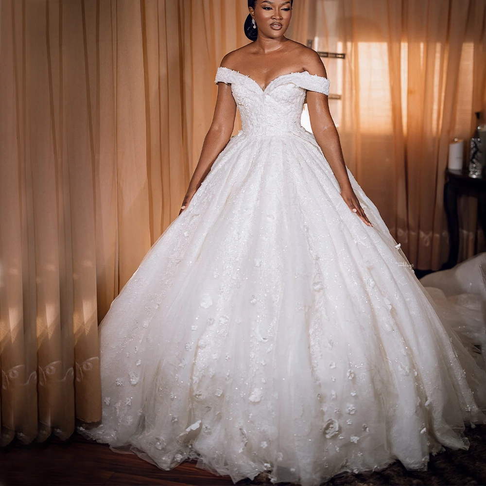 Beautiful Off the Shoulder Sequins Lace Appliques Wedding Dresses Sweep Train Ballgown Plus Size Robe De Mariee Luxe 2023
Beautiful Off the Shoulder Sequins Lace Appliques Wedding Dresses Sweep Train Ballgown Plus Size Robe De Mariee Luxe 2023