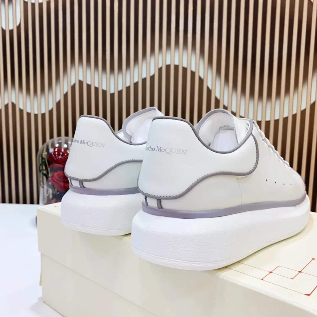 Top Hight Quality Mens Casual Sneakers Real Leather Womens Brand Designer Tennis Shoes Classic Fashion Design AMQ running shoes
Top Hight Quality Mens Casual Sneakers Real Leather Womens Brand Designer Tennis Shoes Classic Fashion Design AMQ running shoes