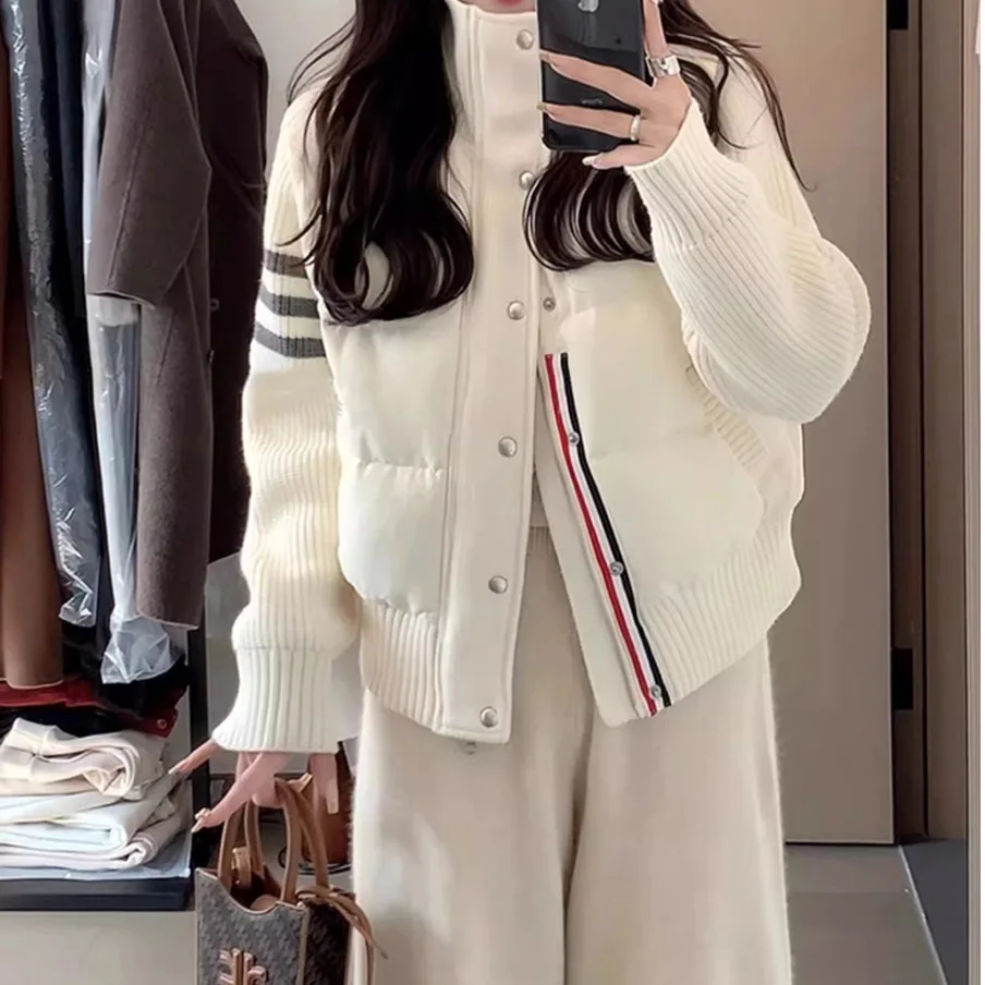 Short and Thick Cotton Jacket for Women, 2025 New Style Standing Collar, Short and Tall, White, Fragrant Winter Coat
Short and Thick Cotton Jacket for Women, 2025 New Style Standing Collar, Short and Tall, White, Fragrant Winter Coat