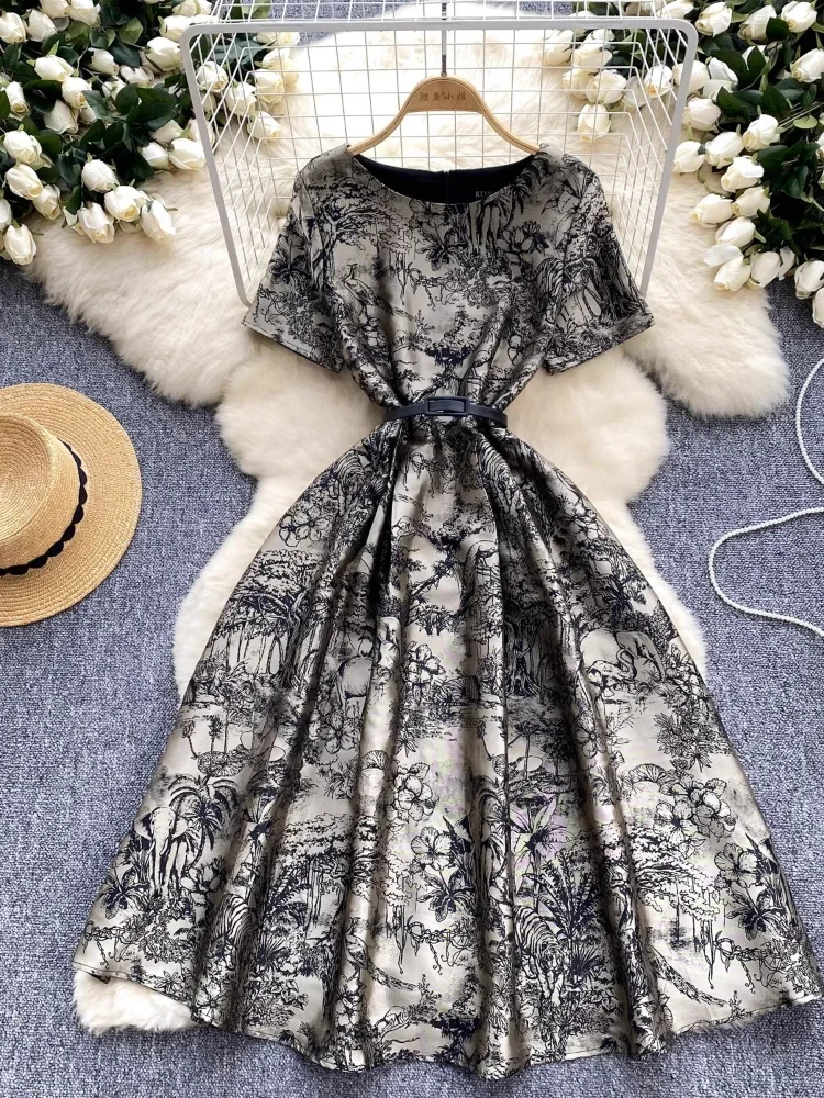 Women French Retro Jacquard Dress Summer Slim A-line Elegant Party Dresses Ladies High Waisted Floral Vintage Long Robe Vestido
Women French Retro Jacquard Dress Summer Slim A-line Elegant Party Dresses Ladies High Waisted Floral Vintage Long Robe Vestido