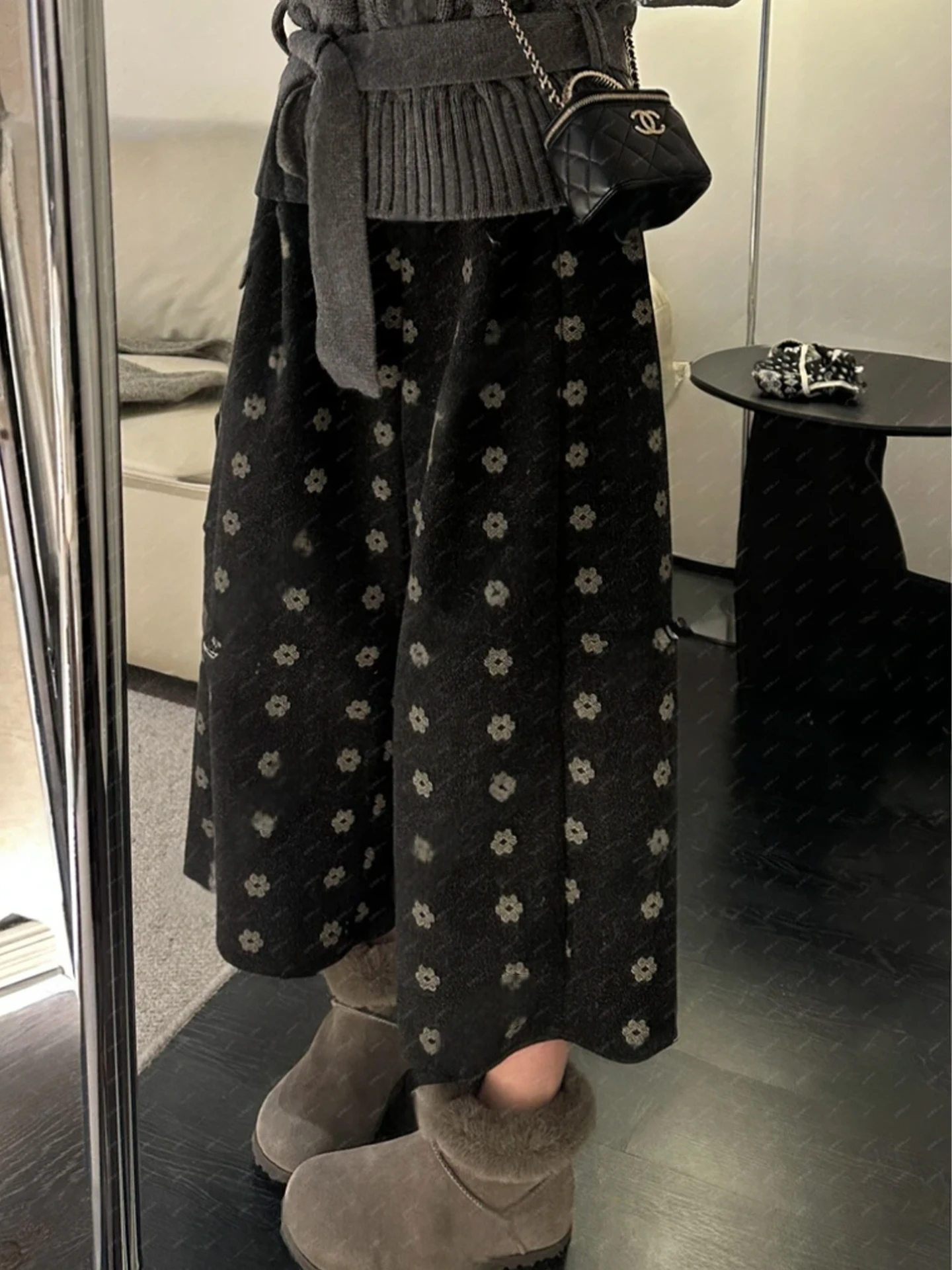 Ретро-корейские шерстяные брюки с цветочным принтом, широкие, повседневные, женские, утепленные, весенне-осенние, модный дизайн, модель Eighteen Pants
Ретро-корейские шерстяные брюки с цветочным принтом, широкие, повседневные, женские, утепленные, весенне-осенние, модный дизайн, модель Eighteen Pants