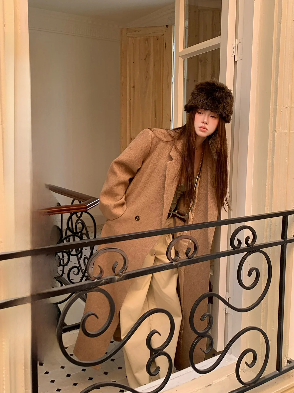 IUIU Home Jingle Bla ey Mix Long Loose Women's Wool Coat 2024 Autumn Winter New Sle Knitwear Street Sle V-Ne Thiened
IUIU Home Jingle Bla ey Mix Long Loose Women's Wool Coat 2024 Autumn Winter New Sle Knitwear Street Sle V-Ne Thiened