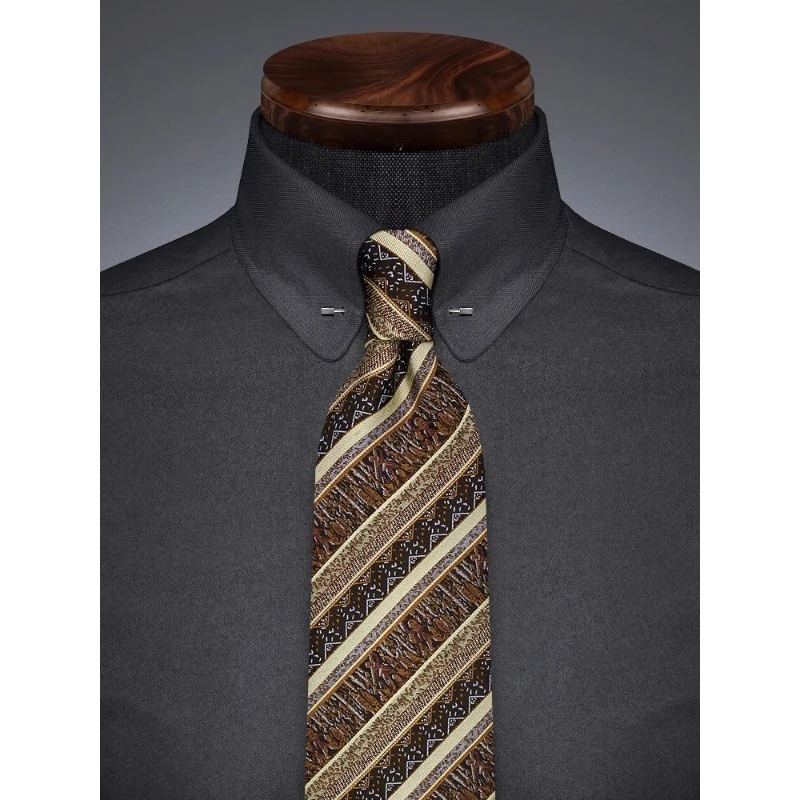 Hand-worn dark gold striped tie, men's business dress, professional Korean version of retro real silk
Hand-worn dark gold striped tie, men's business dress, professional Korean version of retro real silk