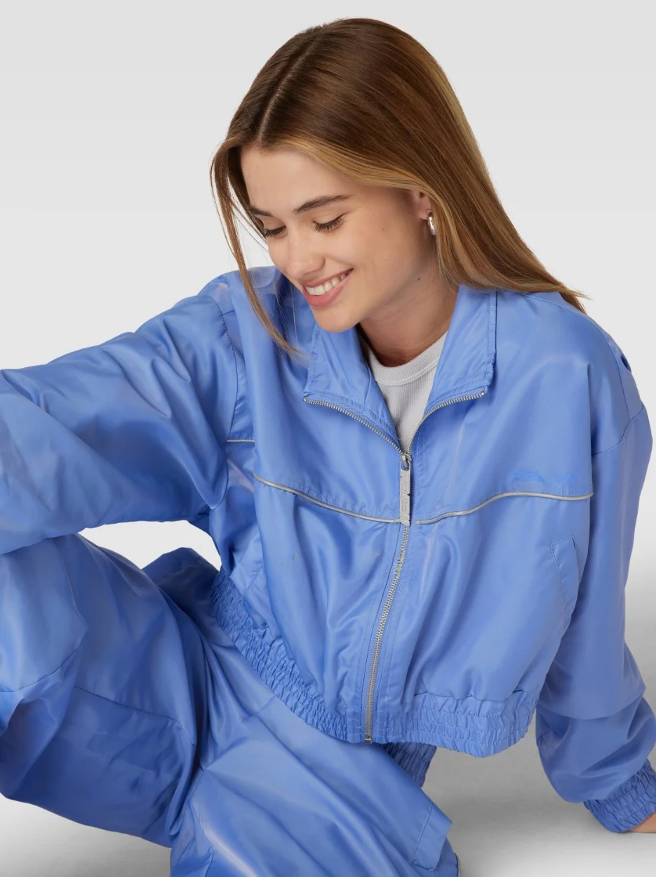 Chic Blue Sport Series Jaet And Pants Set for Women Trendy Waterproof Material Spicy Girl High Faion Summer Outerwear
Chic Blue Sport Series Jaet And Pants Set for Women Trendy Waterproof Material Spicy Girl High Faion Summer Outerwear