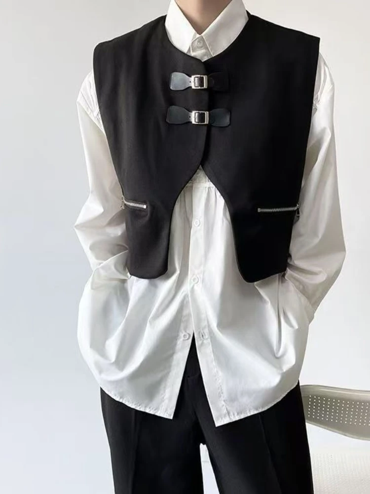 Metal Buckle Hip Hop Cropped Vest Men Short Shoulder Clothes Teens American Streetwear Personal Cool Trendy Chic Black Vests 
Metal Buckle Hip Hop Cropped Vest Men Short Shoulder Clothes Teens American Streetwear Personal Cool Trendy Chic Black Vests