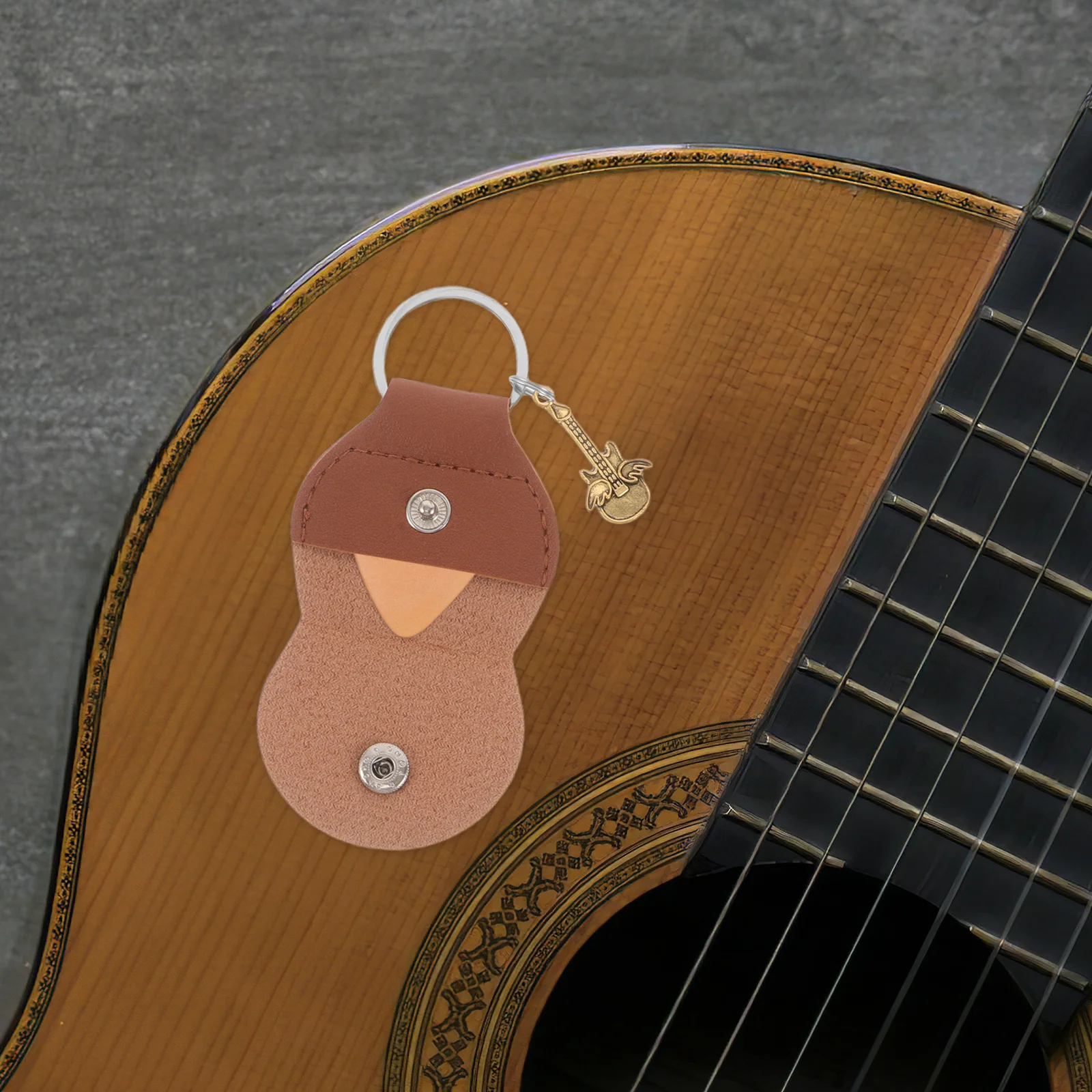 4Pcs Guitar Pick Storage Bag Wing Pattern PU Keychain Holder Portable Plectrum Case Guitar Pick Organizer Travel 
4Pcs Guitar Pick Storage Bag Wing Pattern PU Keychain Holder Portable Plectrum Case Guitar Pick Organizer Travel