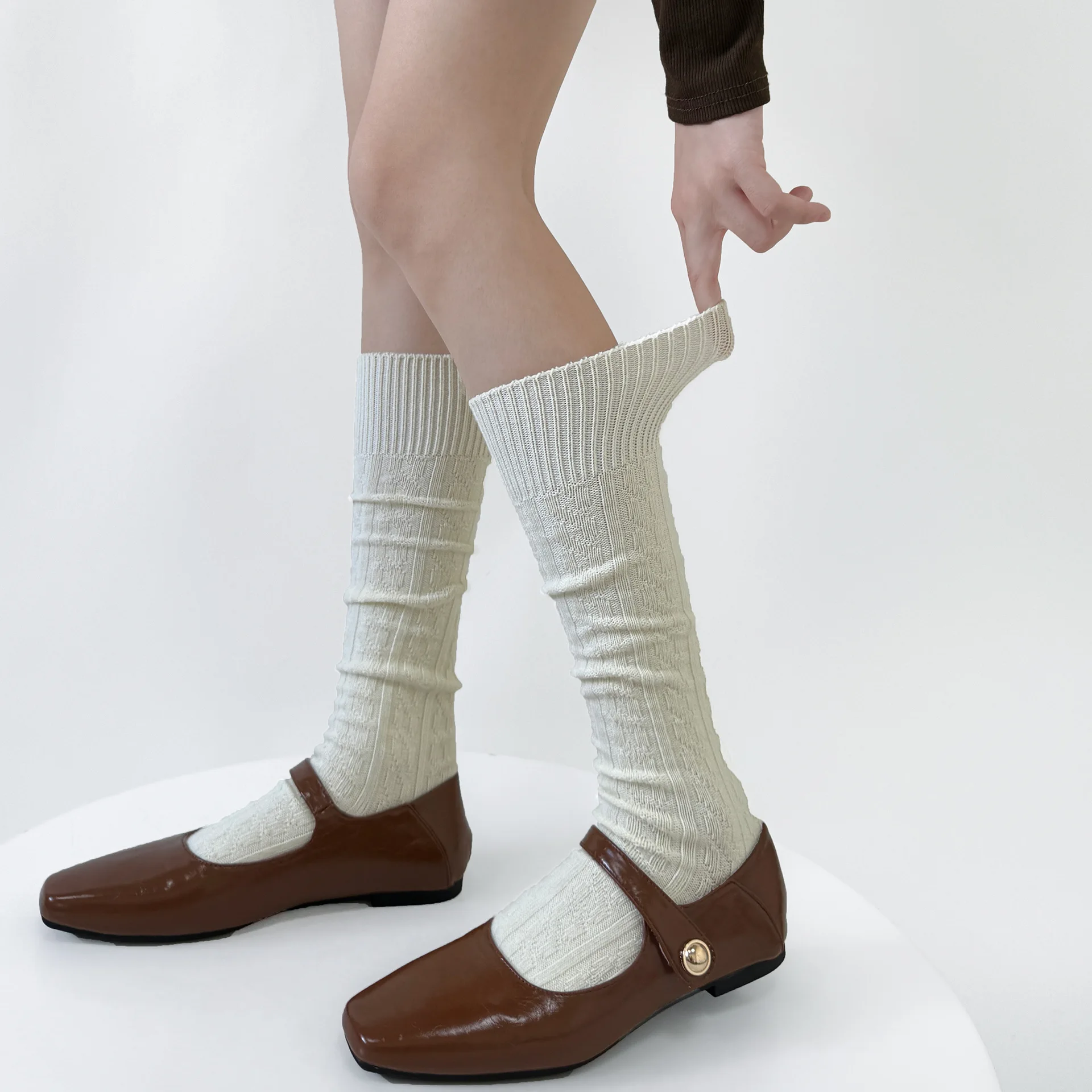 Женские осенне-зимние хлопковые Вязаные гольфы чулки женские японские Модные Винтажные однотонные длинные гольфы чулки
Женские осенне-зимние хлопковые Вязаные гольфы чулки женские японские Модные Винтажные однотонные длинные гольфы чулки