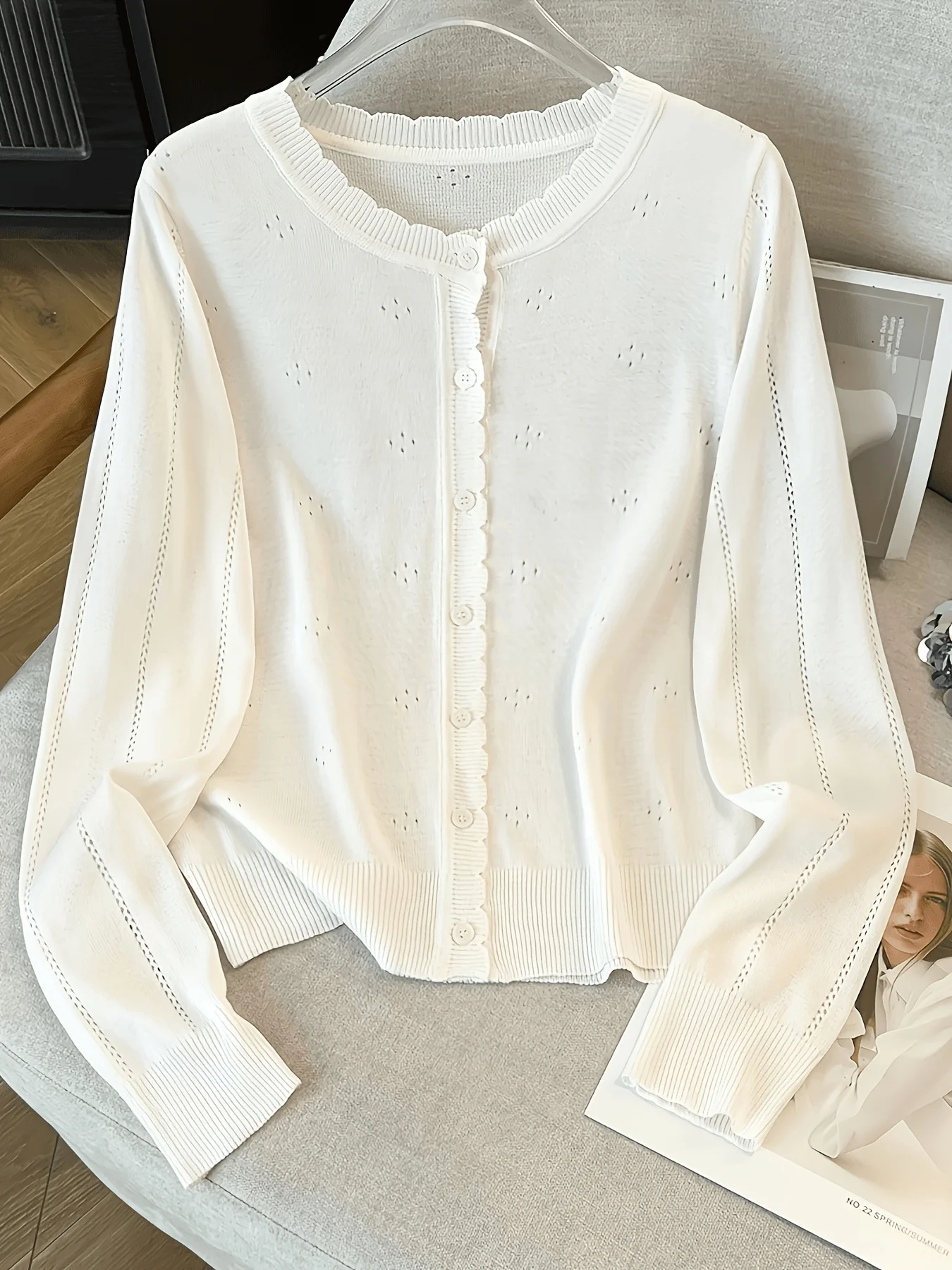 Lightweight and breathable long-sleeve sun protection cardigan, air-conditioner cardigan. Summer loose casual solid-color versat
Lightweight and breathable long-sleeve sun protection cardigan, air-conditioner cardigan. Summer loose casual solid-color versat