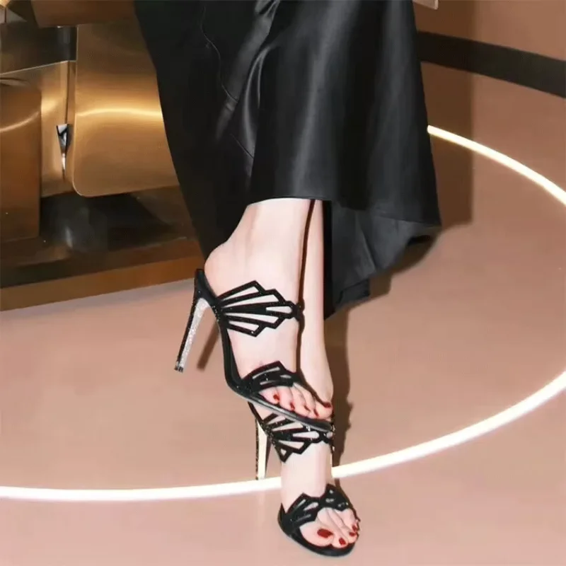 New Shiny Rhinestone Decor High Heels Slippers Women Open Toe Narrow Band Thin Heels Sandals Summer Fashion Party Wedding Shoes
New Shiny Rhinestone Decor High Heels Slippers Women Open Toe Narrow Band Thin Heels Sandals Summer Fashion Party Wedding Shoes
