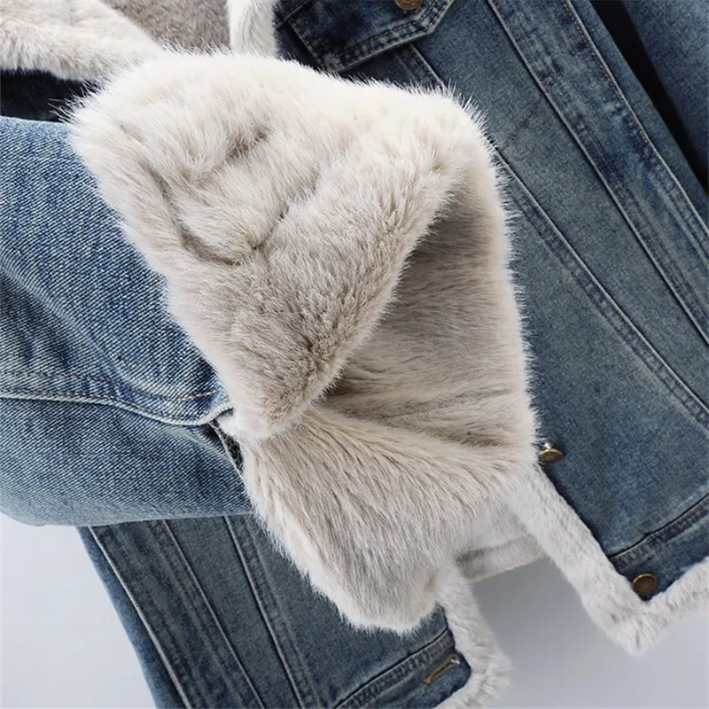 Зимняя толстая джинсовая куртка из искусственной овечьей шерсти, женская ковбойская верхняя одежда, винтажная синяя джинсовая куртка с отложным воротником и длинными рукавами, женская
Зимняя толстая джинсовая куртка из искусственной овечьей шерсти, женская ковбойская верхняя одежда, винтажная синяя джинсовая куртка с отложным воротником и длинными рукавами, женская