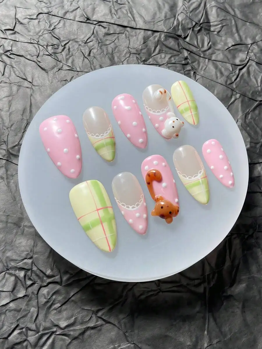 Handmade Press-On Nails With 3D Cartoon Decor, Oval Short Nails, Polka Dot Plaid Design, Reusable False Nails For Women
Handmade Press-On Nails With 3D Cartoon Decor, Oval Short Nails, Polka Dot Plaid Design, Reusable False Nails For Women