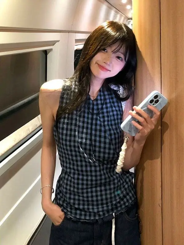 Korean Plaid V-Neck Hanging Neck Vest Women Summer Wear Belted Sleeveless Slimming Design Top Casual Style Slim Fit Shirt
Korean Plaid V-Neck Hanging Neck Vest Women Summer Wear Belted Sleeveless Slimming Design Top Casual Style Slim Fit Shirt