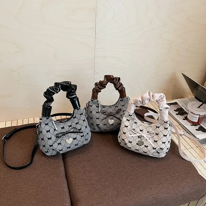 Luxury Structured Designer Crossbody Diaper Bag Women Large Capacity Tote Elegant Leather Shoulder Bag For Defined Shape
Luxury Structured Designer Crossbody Diaper Bag Women Large Capacity Tote Elegant Leather Shoulder Bag For Defined Shape