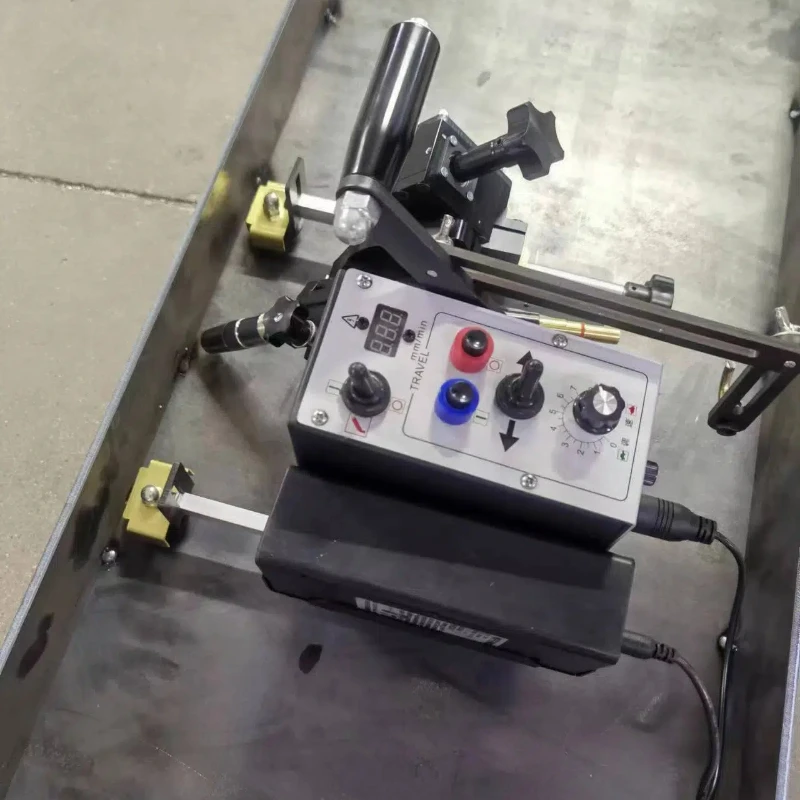 KA-H1 Универсальный регулируемый портативный автоматический сварочный трактор для сварки трубопровода на большие расстояния для стальных конструкций, промышленности
KA-H1 Универсальный регулируемый портативный автоматический сварочный трактор для сварки трубопровода на большие расстояния для стальных конструкций, промышленности