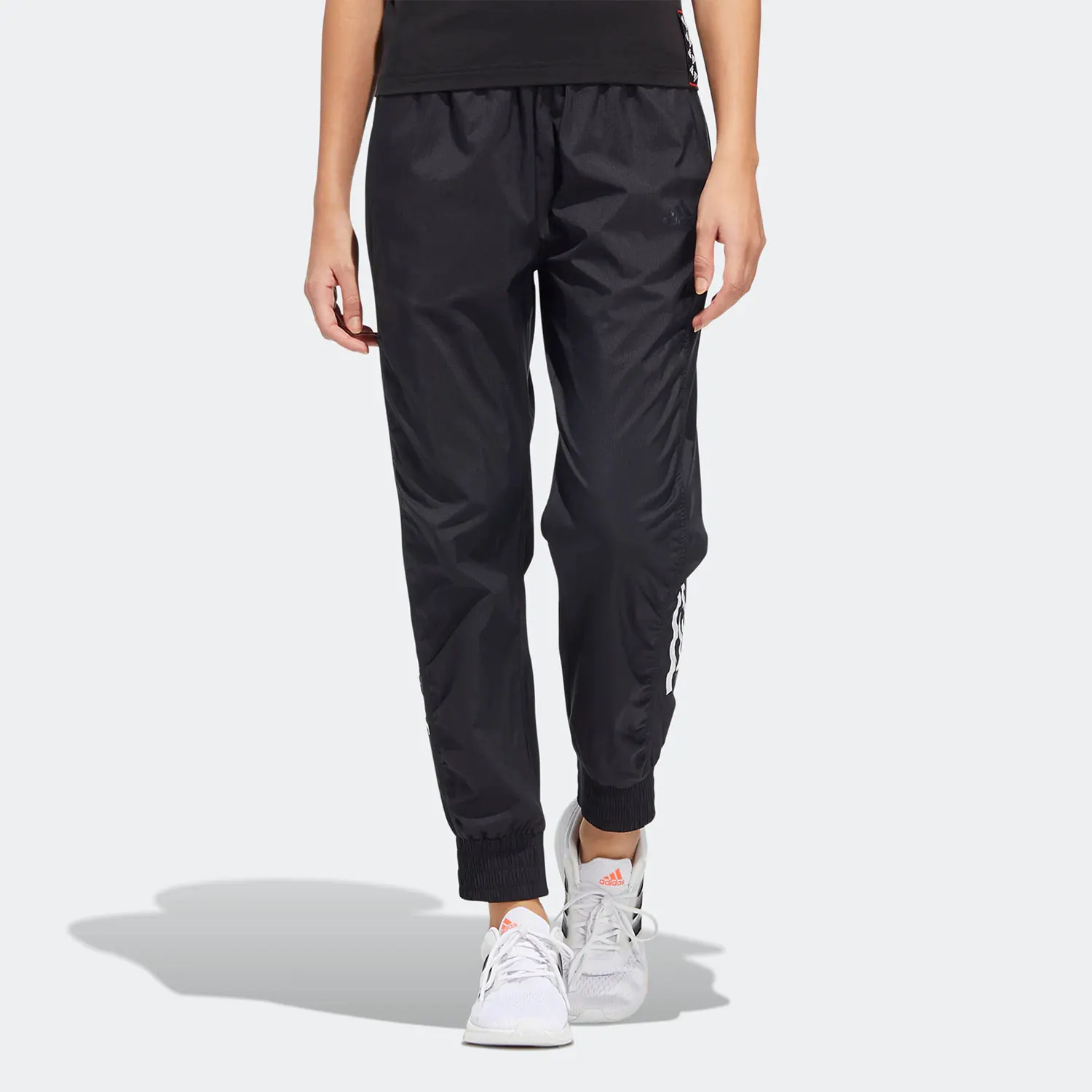 Оригинальные женские тренировочные брюки Adidas New Season HF2466
Оригинальные женские тренировочные брюки Adidas New Season HF2466