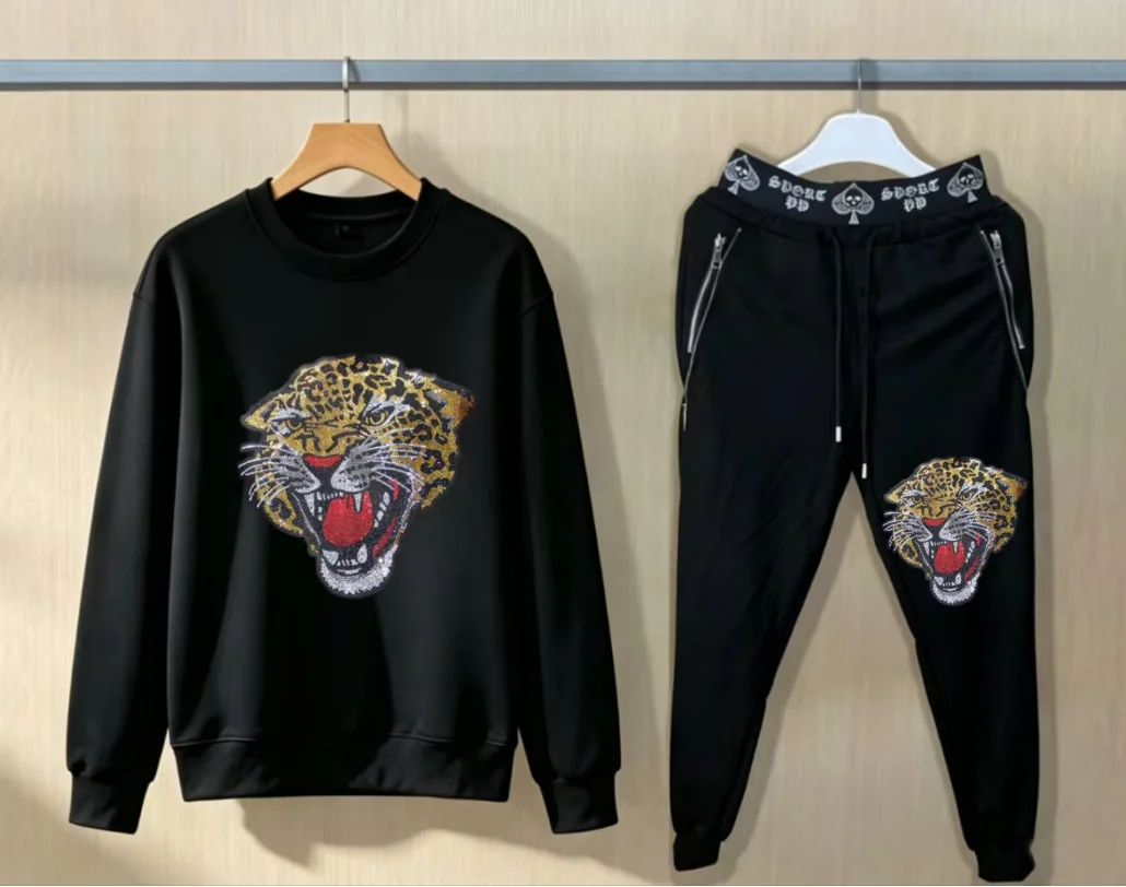Hip Hop Luxury Oversize Man Rhinestone Tracksuit Hoodie Set Streetwear Daily Outfit
Hip Hop Luxury Oversize Man Rhinestone Tracksuit Hoodie Set Streetwear Daily Outfit