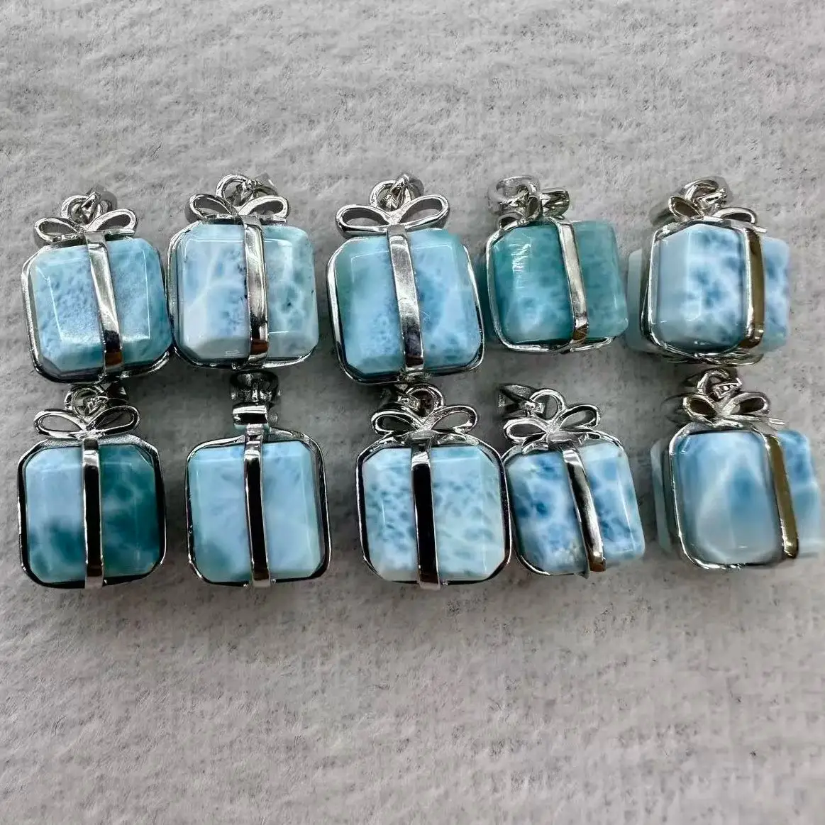 New AAAA Quality Natural Dominica Larimar About 11-12mm S925 Cube Box Pendant Fashion Jewelry for Men and Women Gift Wholesale
New AAAA Quality Natural Dominica Larimar About 11-12mm S925 Cube Box Pendant Fashion Jewelry for Men and Women Gift Wholesale