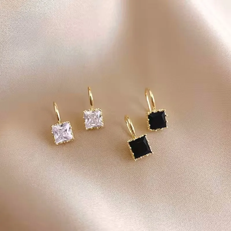 Obega Square Crystal Stone Earrings Copper Material in Gold Plated Clear Black Crystal Stone Fish Hook Earring Women Hot
Obega Square Crystal Stone Earrings Copper Material in Gold Plated Clear Black Crystal Stone Fish Hook Earring Women Hot