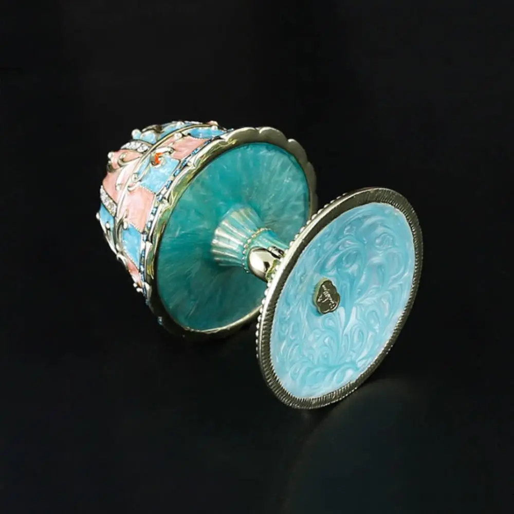 Luxury Enamel Enamel Jewelry Box Metal Diamond Hand-Painted Enamel Home Storage Ornament Crystal Rhinestones Exquisite Design
Luxury Enamel Enamel Jewelry Box Metal Diamond Hand-Painted Enamel Home Storage Ornament Crystal Rhinestones Exquisite Design