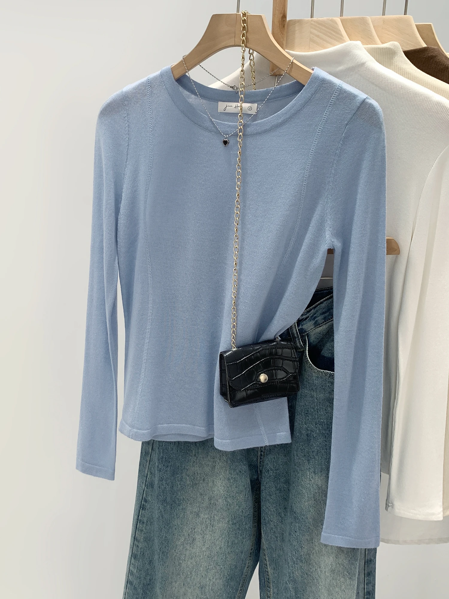 Blue round Neck Wool Knitted Slim Fit Base Shirt Women's Spring New Style Korean System Knitted Top Soft Polyester Fiber
Blue round Neck Wool Knitted Slim Fit Base Shirt Women's Spring New Style Korean System Knitted Top Soft Polyester Fiber