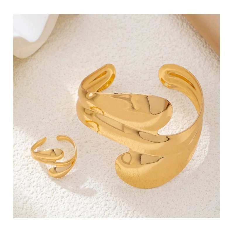 Hot-selling Personality Exaggerated Fashion Water Drop Opening Bracelet Ring Set Suitable for Women's Daily Party Wear
Hot-selling Personality Exaggerated Fashion Water Drop Opening Bracelet Ring Set Suitable for Women's Daily Party Wear