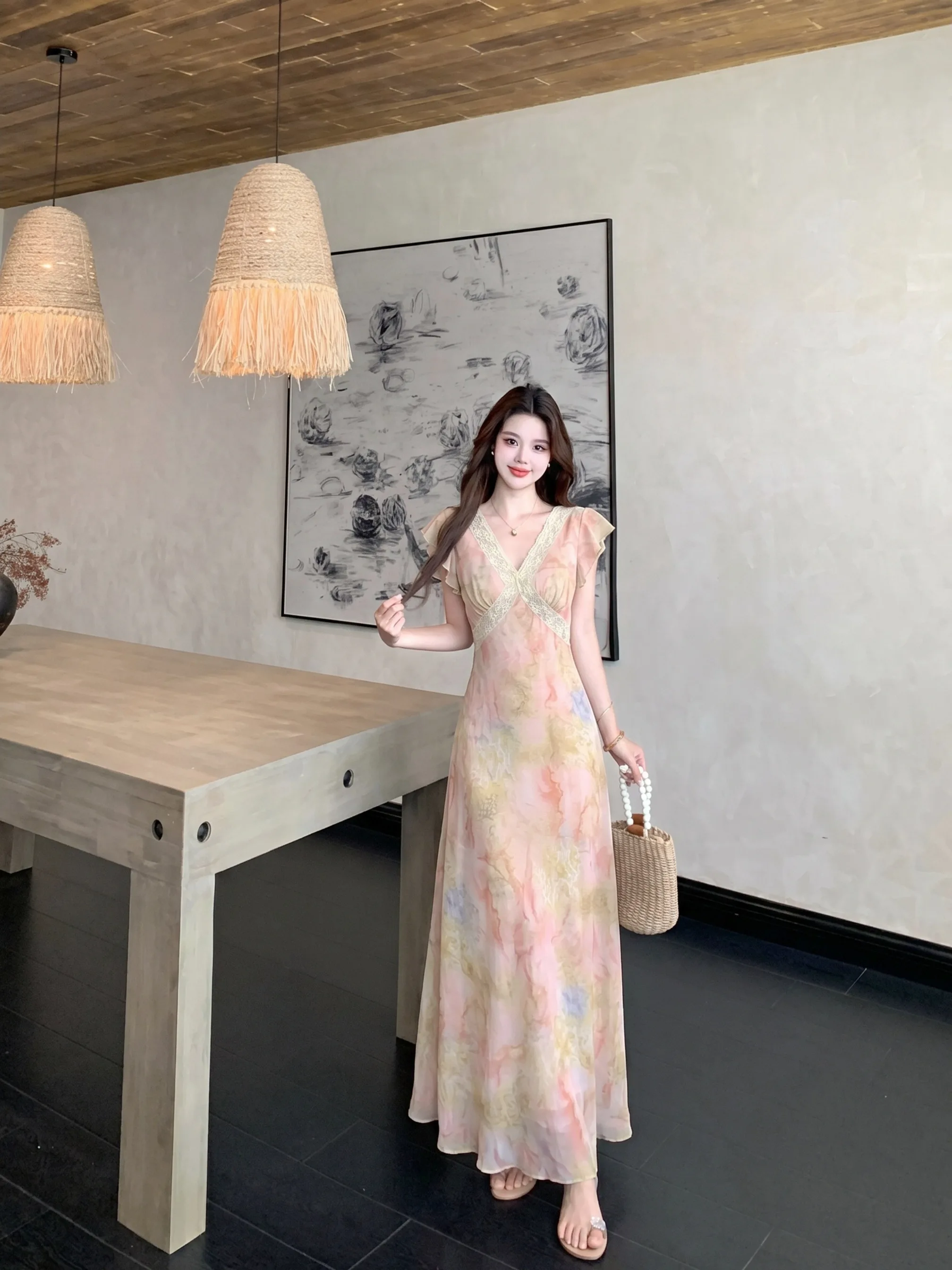 plus Size Floral Lace Trim V-Neck Maxi Dress Pink Summer New Style Slimming Waist Cinched Korean Style A-Line Dress
plus Size Floral Lace Trim V-Neck Maxi Dress Pink Summer New Style Slimming Waist Cinched Korean Style A-Line Dress
