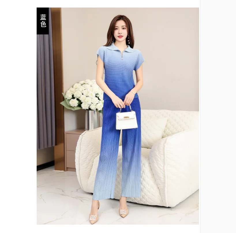 HOT SELLING Miyake short sleeve turndown collar T-shirt + Straight pants Gradient suit IN STOCK
HOT SELLING Miyake short sleeve turndown collar T-shirt + Straight pants Gradient suit IN STOCK