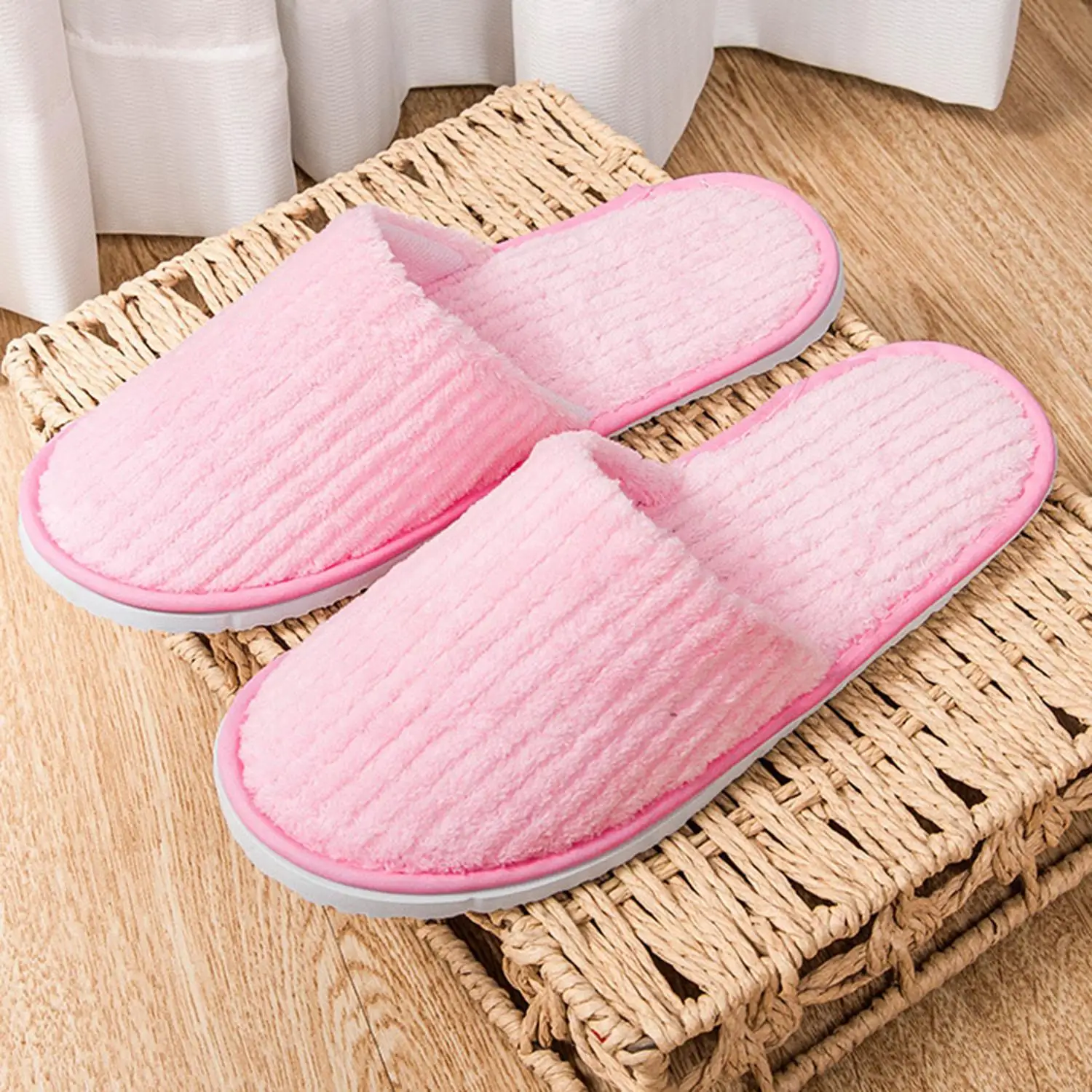 Comfortable Coral Fleece Slipper For Guest Non Slip House Slipper Washable Reusable Hotel Slipper Wedding Portable Slipper
Comfortable Coral Fleece Slipper For Guest Non Slip House Slipper Washable Reusable Hotel Slipper Wedding Portable Slipper