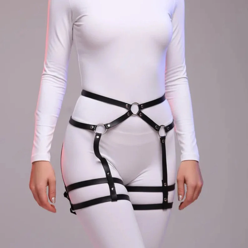 Women PU Leather Harness Leg Garter Belt Gothic Punk Y2K O-Ring Adjustable Thigh Harness Belt Exotic Club Rave Streetwear Travel
Women PU Leather Harness Leg Garter Belt Gothic Punk Y2K O-Ring Adjustable Thigh Harness Belt Exotic Club Rave Streetwear Travel