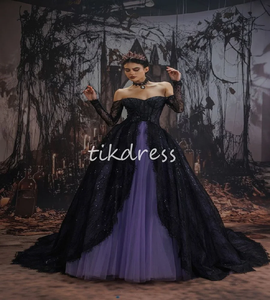 Vintage Black And Purple Wedding Dress 2025 Long Sleeve Lace A Line Celtic Vampire Bride Dress Medieval Country Bridal Halloween
Vintage Black And Purple Wedding Dress 2025 Long Sleeve Lace A Line Celtic Vampire Bride Dress Medieval Country Bridal Halloween