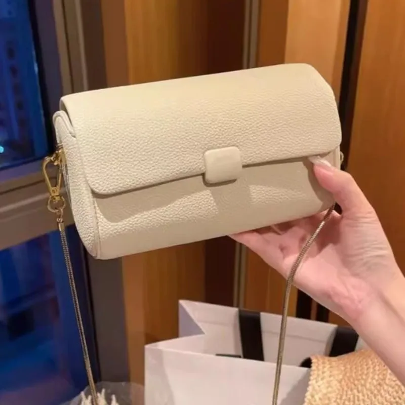 JIAERDI Fashion White Chain Shoulder Bag Women Leather Pebble Grain Pillow Bag Ladies Daily Commute Versatile Crossbody Bag Chic
JIAERDI Fashion White Chain Shoulder Bag Women Leather Pebble Grain Pillow Bag Ladies Daily Commute Versatile Crossbody Bag Chic