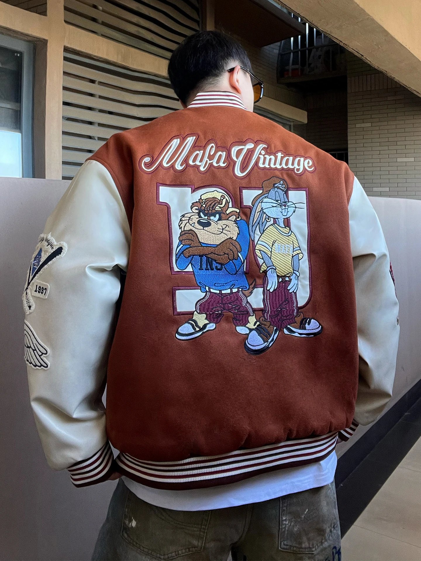 Winter Cartoon Rabbit Embroidery Patchwork Baseball Jaet Men Women Thiened Cotton Jaet Retro Sle Youth Faion Outerwear
Winter Cartoon Rabbit Embroidery Patchwork Baseball Jaet Men Women Thiened Cotton Jaet Retro Sle Youth Faion Outerwear
