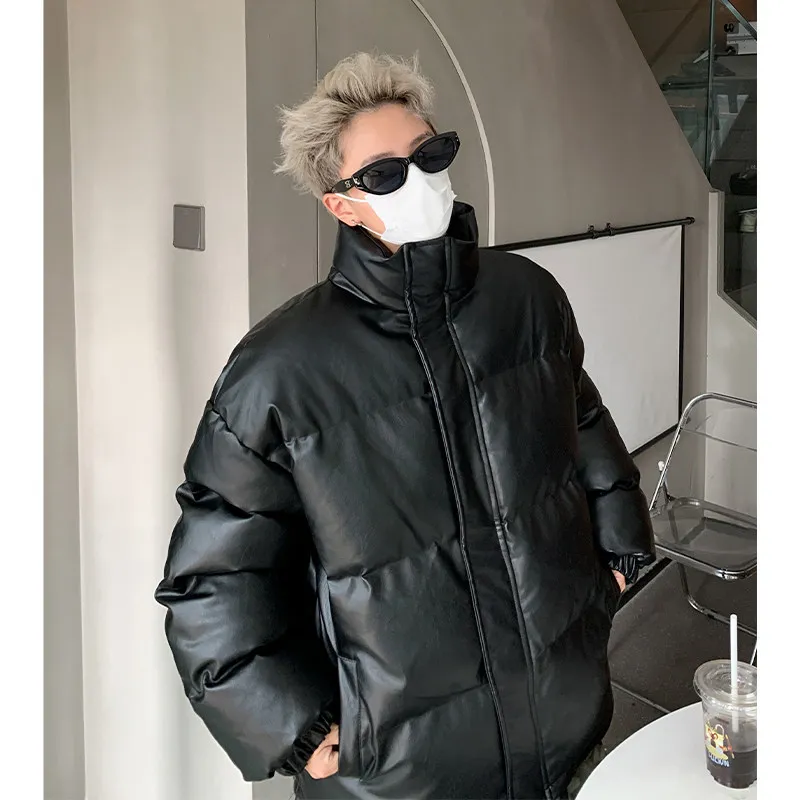Men's Winter PU Leather Cotton Jaet Bread Sle American Trendy High Street Cotton Coat Couple Outerwear Loose Fit Youth
Men's Winter PU Leather Cotton Jaet Bread Sle American Trendy High Street Cotton Coat Couple Outerwear Loose Fit Youth