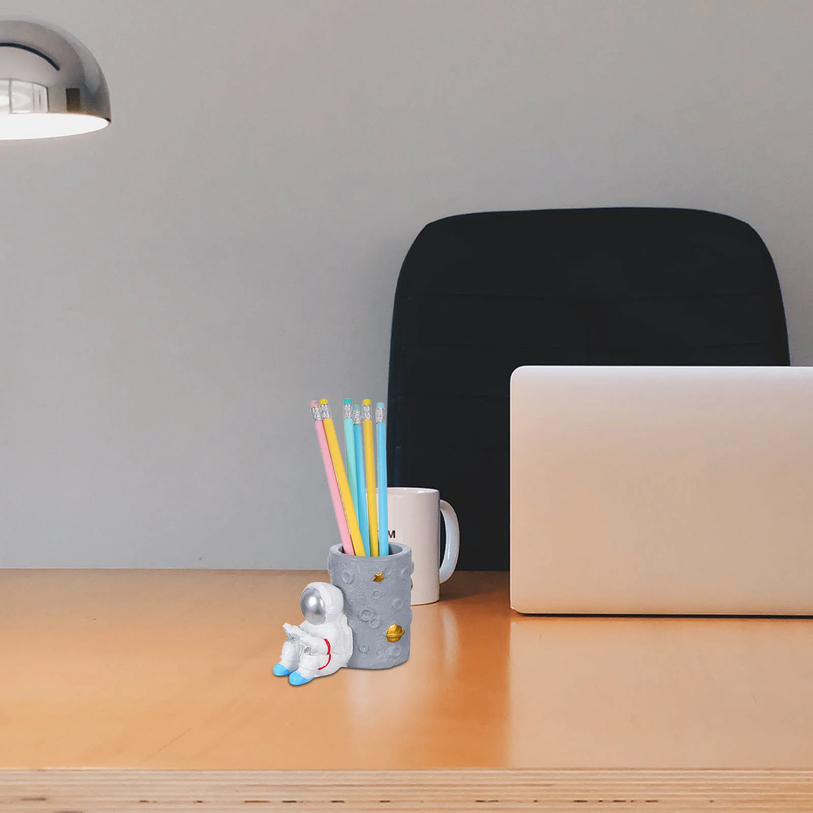 Astronaut Themed Pen Holder in Resin Material Multi Purpose Pencil Storage Cup for Desk Decor Kids Adult Gift Idea
Astronaut Themed Pen Holder in Resin Material Multi Purpose Pencil Storage Cup for Desk Decor Kids Adult Gift Idea